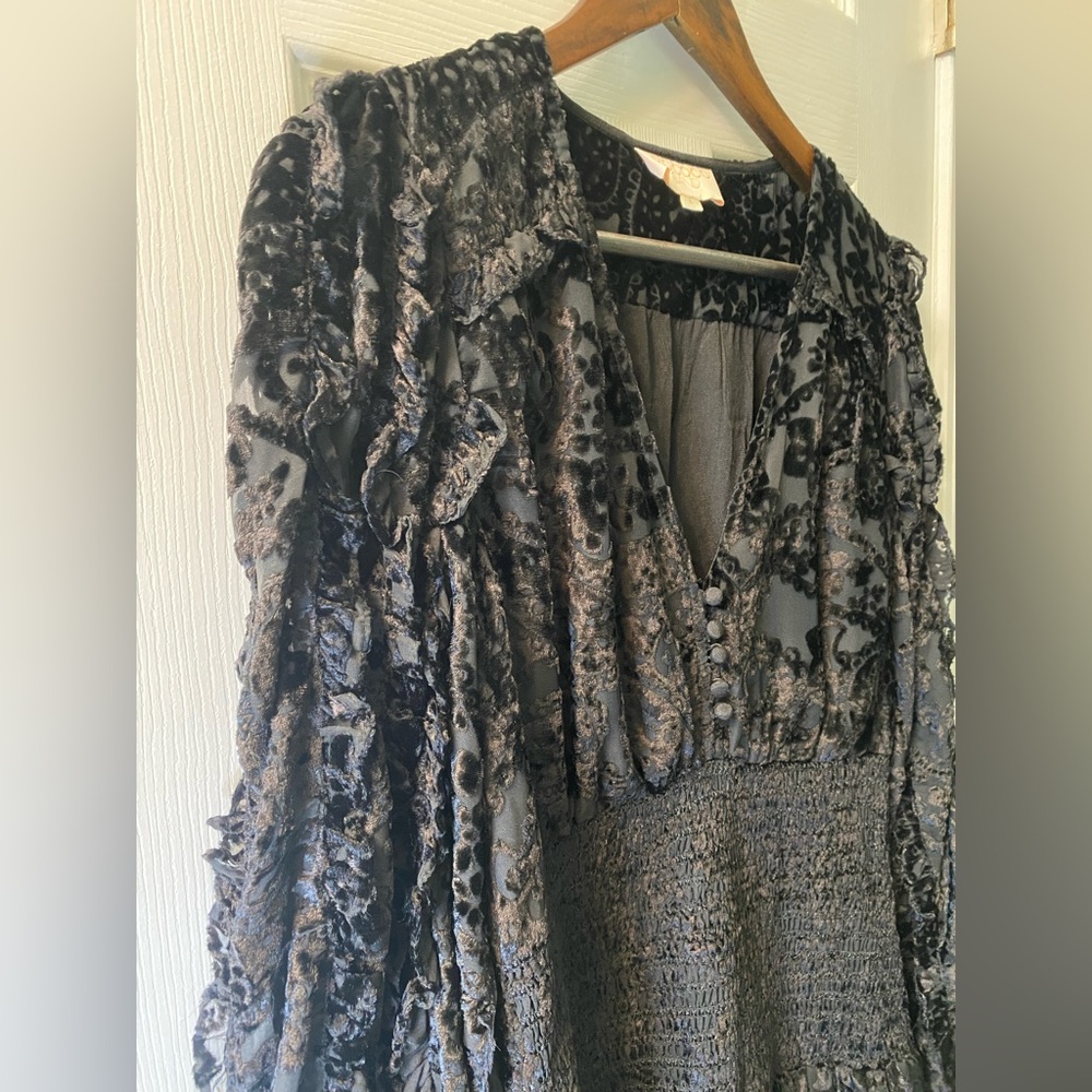 Rococo Sand Sade Dress in Black - Picture 8 of 9